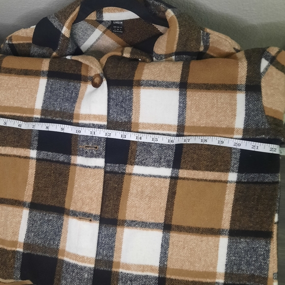 Oversized Plaid Shacket - Picture 6 of 11